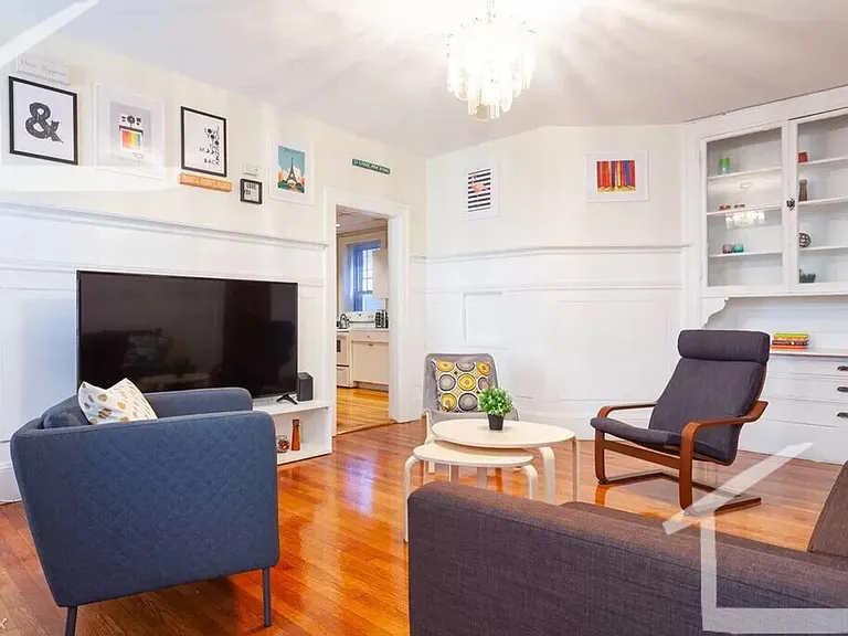 1243 Beacon St #1A — Photo 3