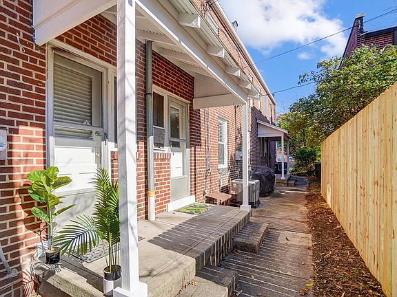 2nd image of 1253-1259 Thornwood Pl