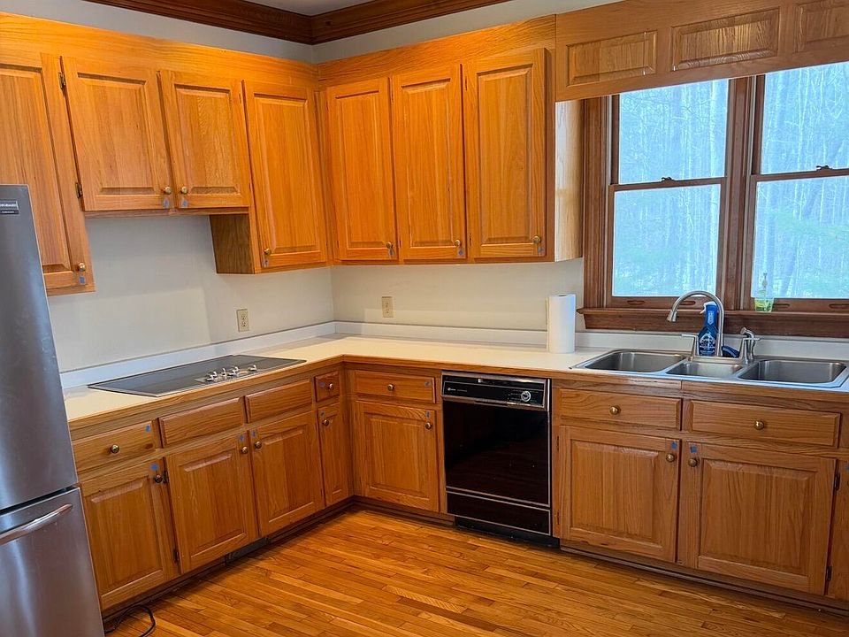 2nd image of 139 Indian Creek Ln