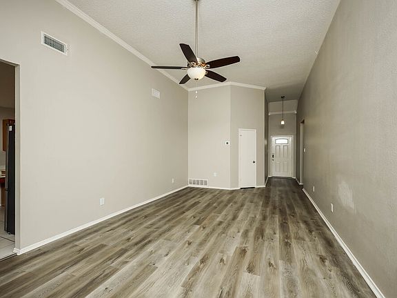 5th image of 416 Deauville Dr