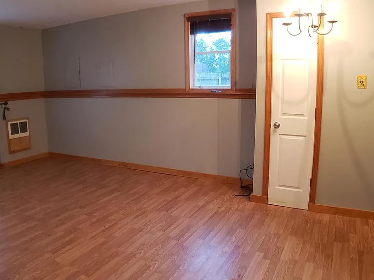 105 W Lakeview Rd #B — Photo 3