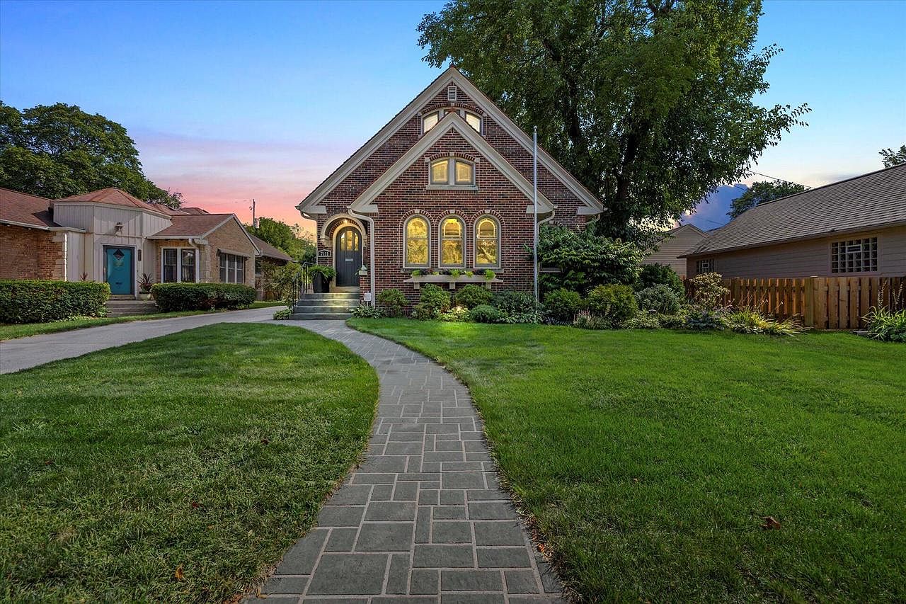 7111 West Wisconsin AVENUE, Wauwatosa, WI 53213 Zillow