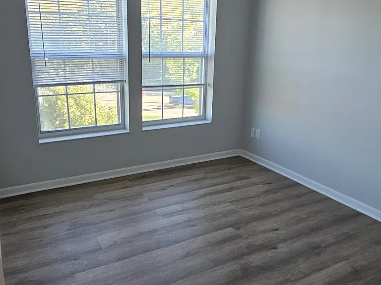 9395 Old Plainfield Rd #18 — Photo 13