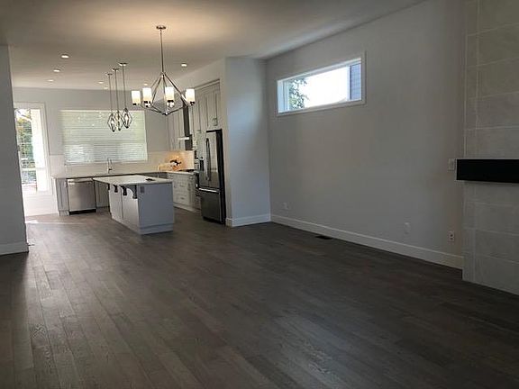 4th image of 16532 20a Ave