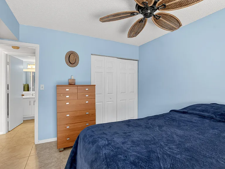 265 SE 10th St #11C — Photo 27
