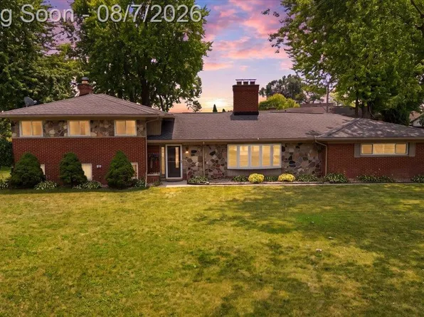 3127 Francesca Dr, Waterford, MI 48329