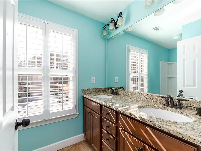 2331 Northmont Pkwy — Photo 25