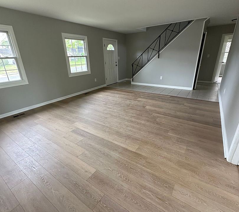 1st image of 35 Medford Ln