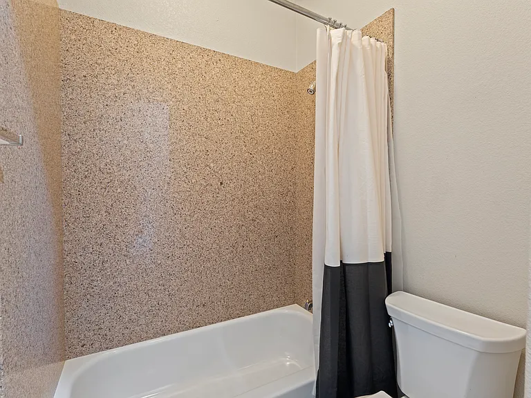 1121 Galston Dr — Photo 17