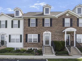 1074 Shady Lake Dr, Columbus, OH 43228