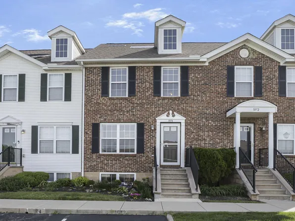 1074 Shady Lake Dr, Columbus, OH 43228