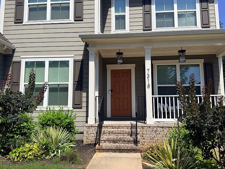 7318 Shady Tree Ct — Photo 4