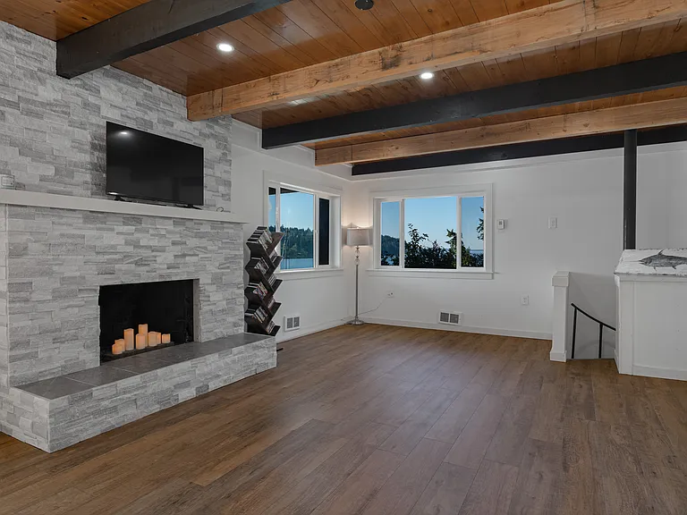 413 E Herron Blvd NW — Photo 5