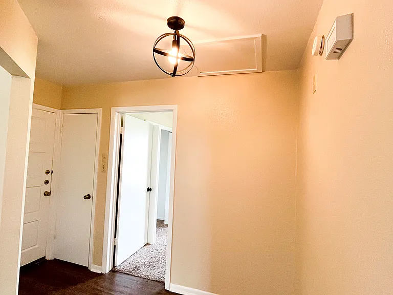 2110 S 11th St #B — Photo 6