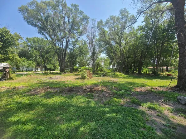 LOT On N, Market Grandview, IA 52752