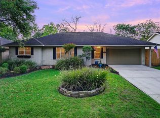 10810 Oasis Dr, Houston, TX 77096