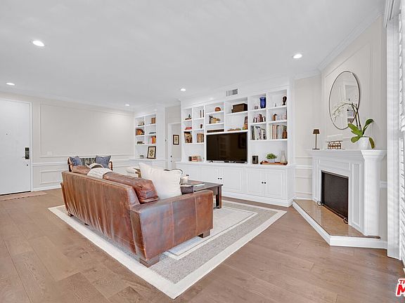 3rd image of 3480 Barham Blvd APT 217