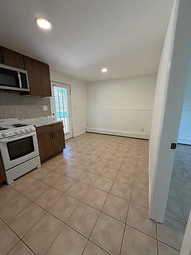 75 John Dr Photo 1