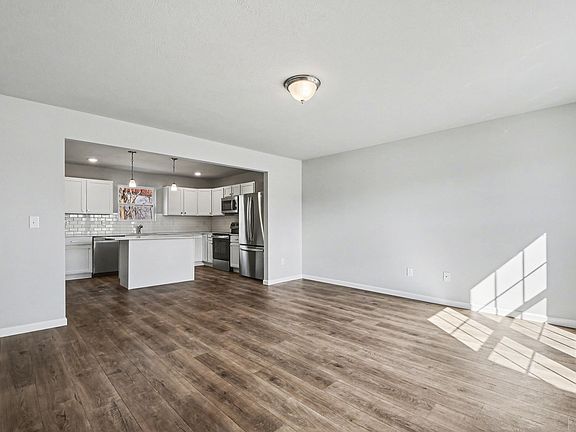 4th image of 1005 Cedarwood Dr