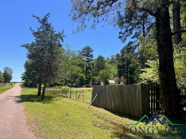 108 County Road 1105, Daingerfield, TX 75638