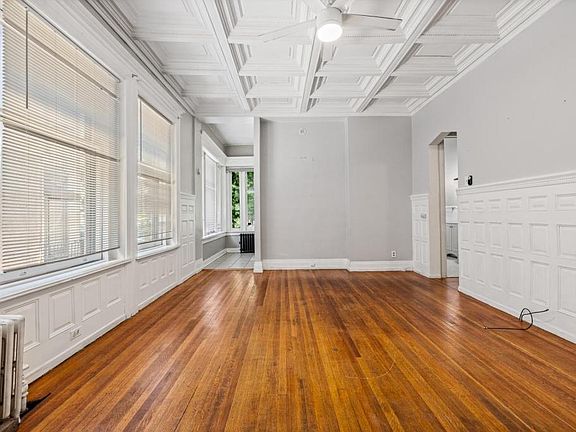 5th image of 338 Elmwood Ave