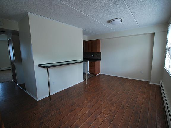 3rd image of 5 Washington St