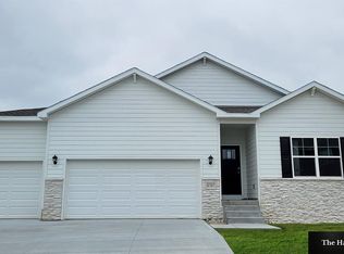 8707 Alexandra Rd, Bellevue, NE 68157