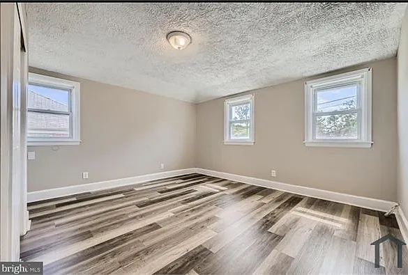 2 bed, $2,400 — Photo 3