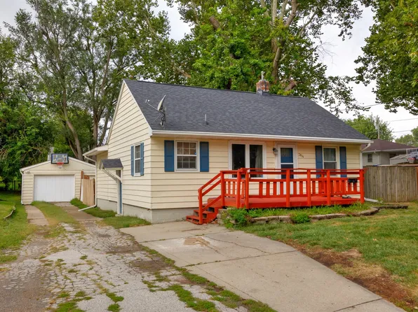 3814 67th St, Urbandale, IA 50322