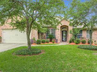 611 Castle Cove Ln, League City, TX 77573