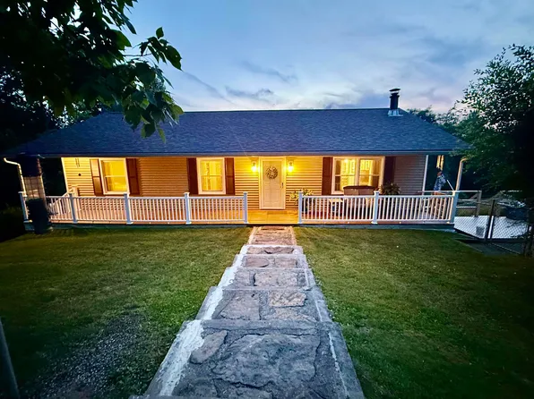 390 Herald Dr, Fairmont, WV 26554