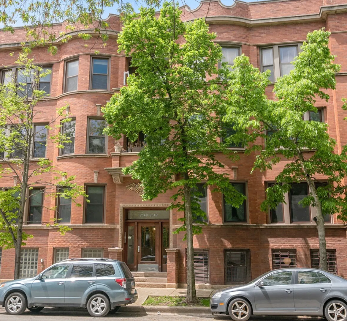 2 bed, 900 sqft, $2,000 — Photo 1