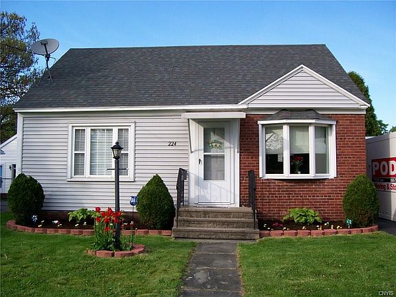 2nd image of 224 Beechwood Ave