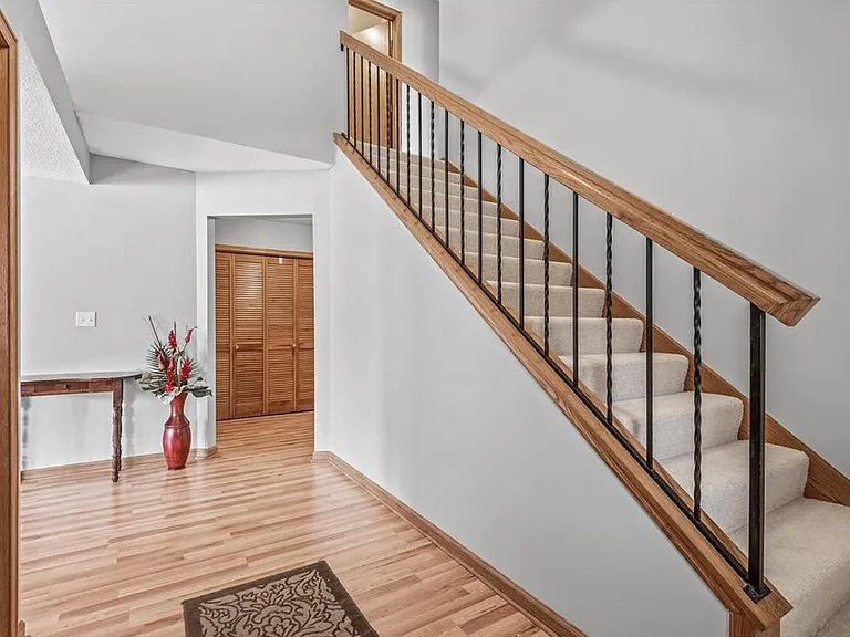 13504 Parkwood Dr — Photo 5
