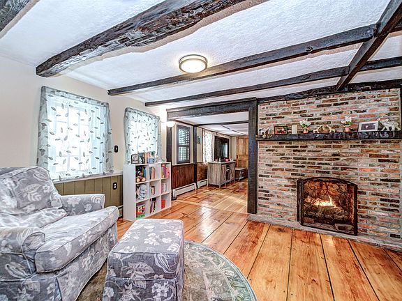 4th image of 92 Main Street