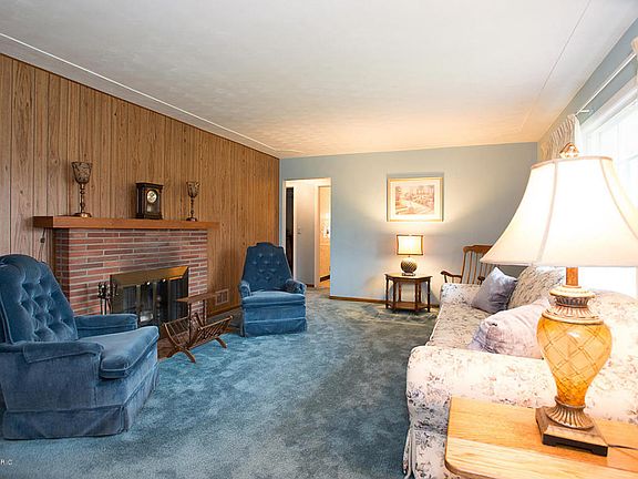 3rd image of 99 Kellogg St