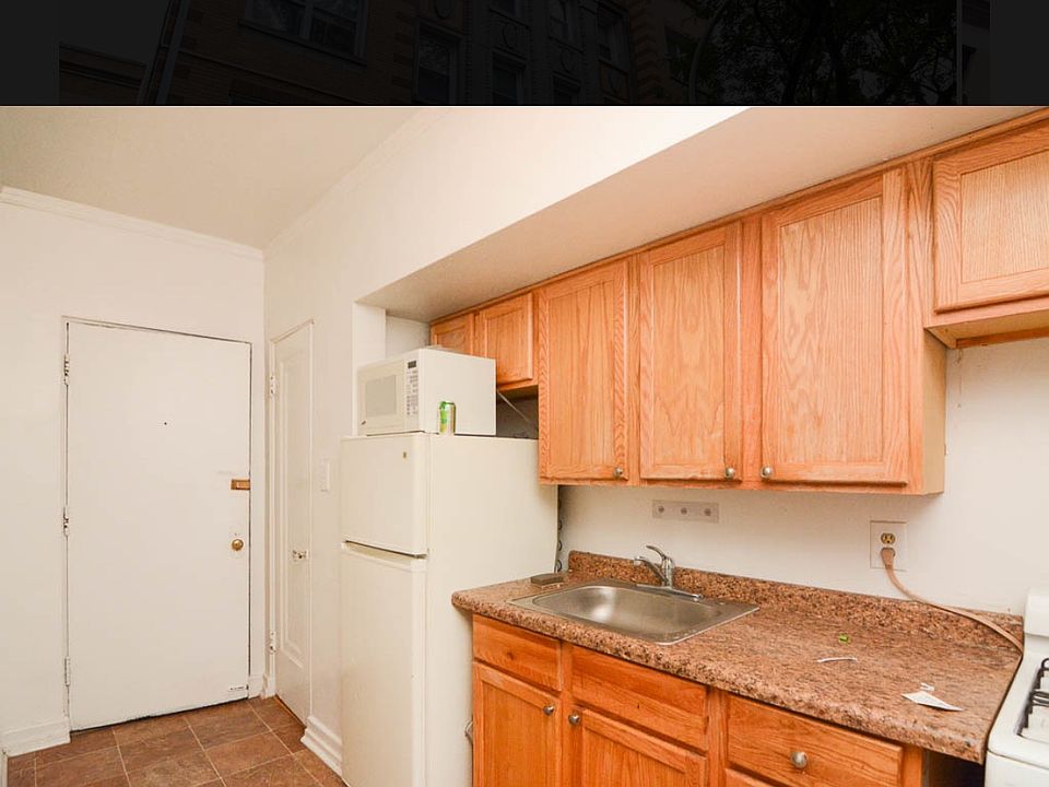 1st image of 4066 N Kenmore Ave #101