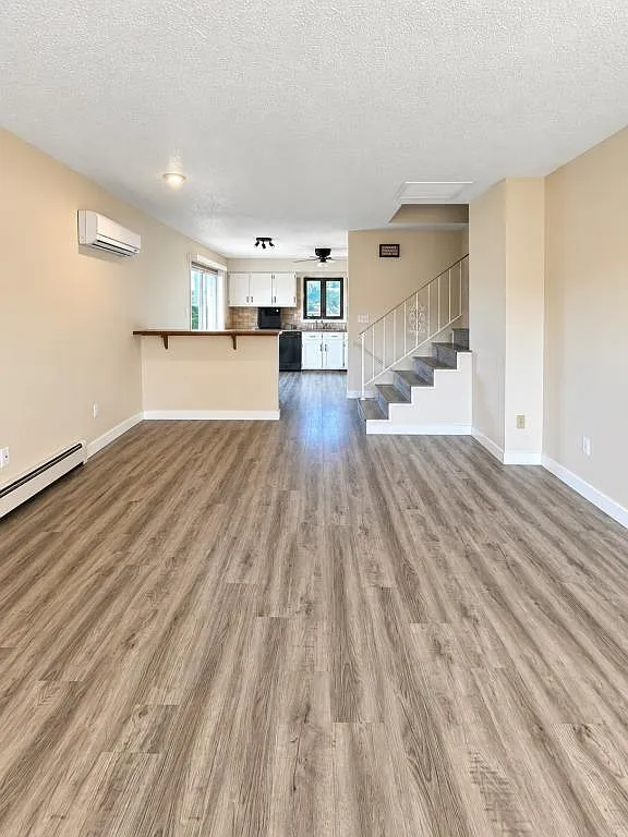 128 W Denver Ave — Photo 3