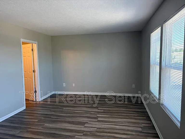 7952 Amadeus Dr — Photo 17
