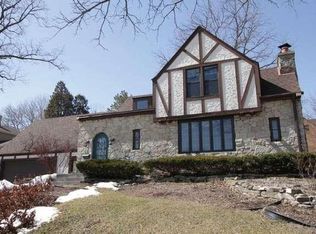 1821 Alta Vista Ave, Wauwatosa, WI 53213