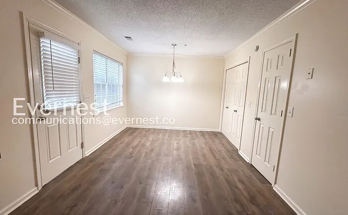 1592 King James Dr — Photo 11