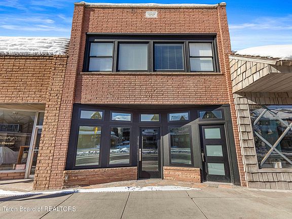 3rd image of 458 S Washington St