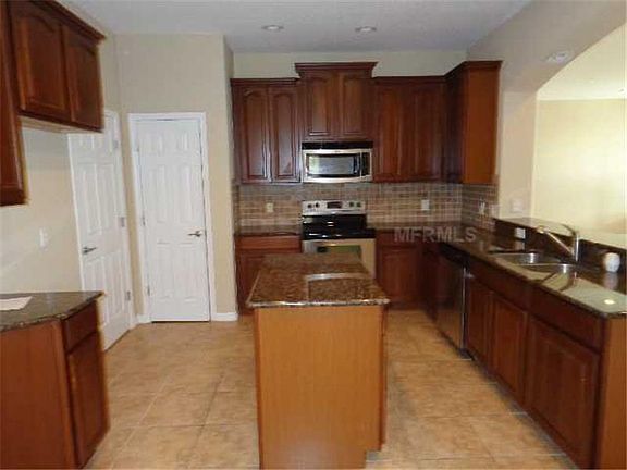 5th image of 610 Michigan Estates Cir