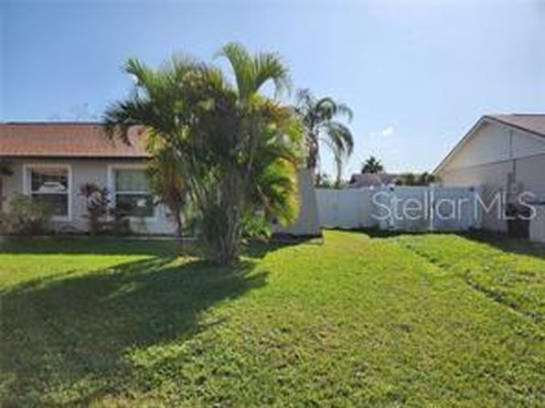12119 Dakota Woods Ln #L