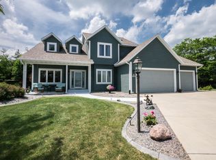 S94W12560 Cottontail Ct, Muskego, WI 53150