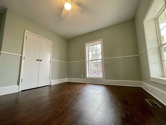 3rd image of 600 W Fairview Ave