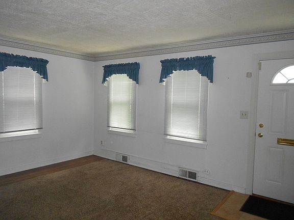 4th image of 440 S Gladstone Ave