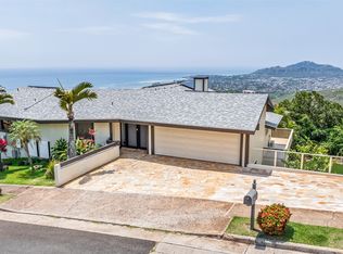 1912 Alaweo St, Honolulu, HI 96821