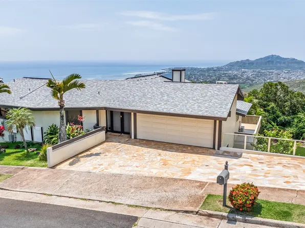 1912 Alaweo St, Honolulu, HI 96821