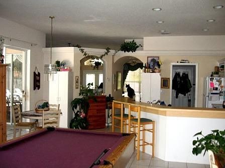 Family room and breakfast bar 
